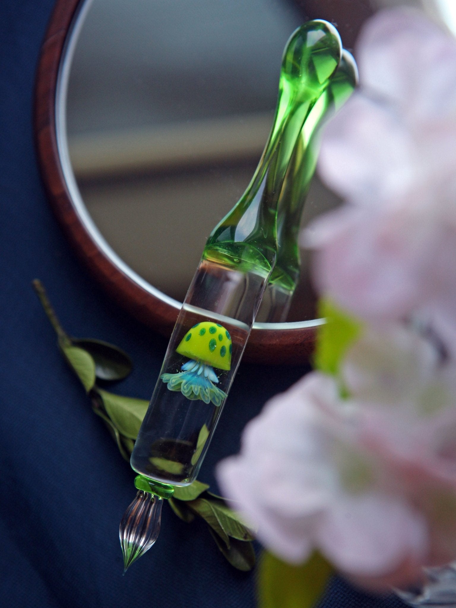 SeventyTwo "Deep Sea Dream" Hand - Blown Jellyfish Glass Pen(Spring Green Jellyfish) - SeventyTwo