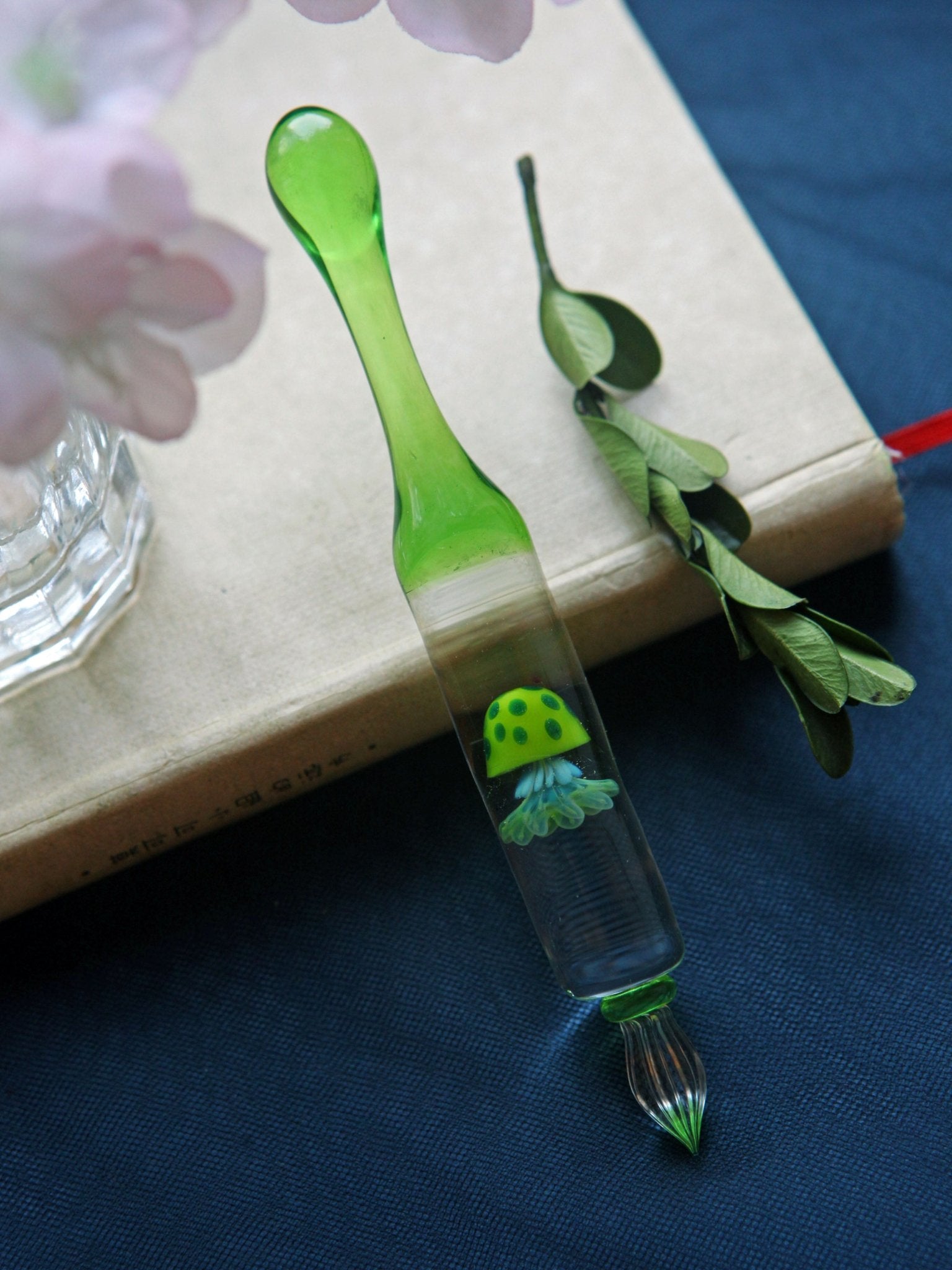 SeventyTwo "Deep Sea Dream" Hand - Blown Jellyfish Glass Pen(Spring Green Jellyfish) - SeventyTwo
