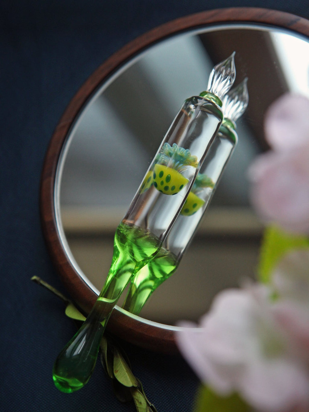 SeventyTwo "Deep Sea Dream" Hand - Blown Jellyfish Glass Pen(Spring Green Jellyfish) - SeventyTwo