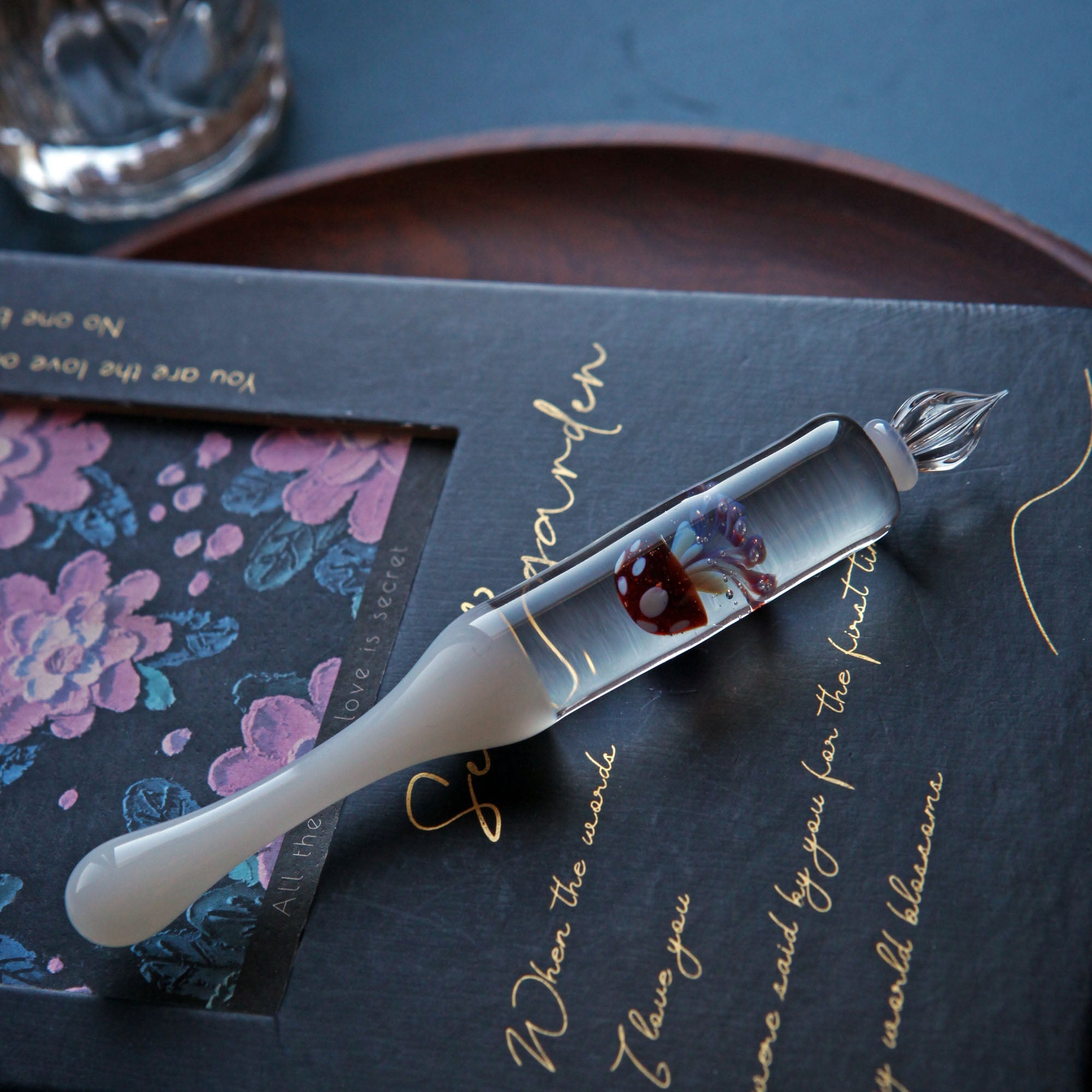 SeventyTwo "Deep Sea Dream" Hand - Blown Jellyfish Glass Pen(White - Red Jellyfish) - SeventyTwo