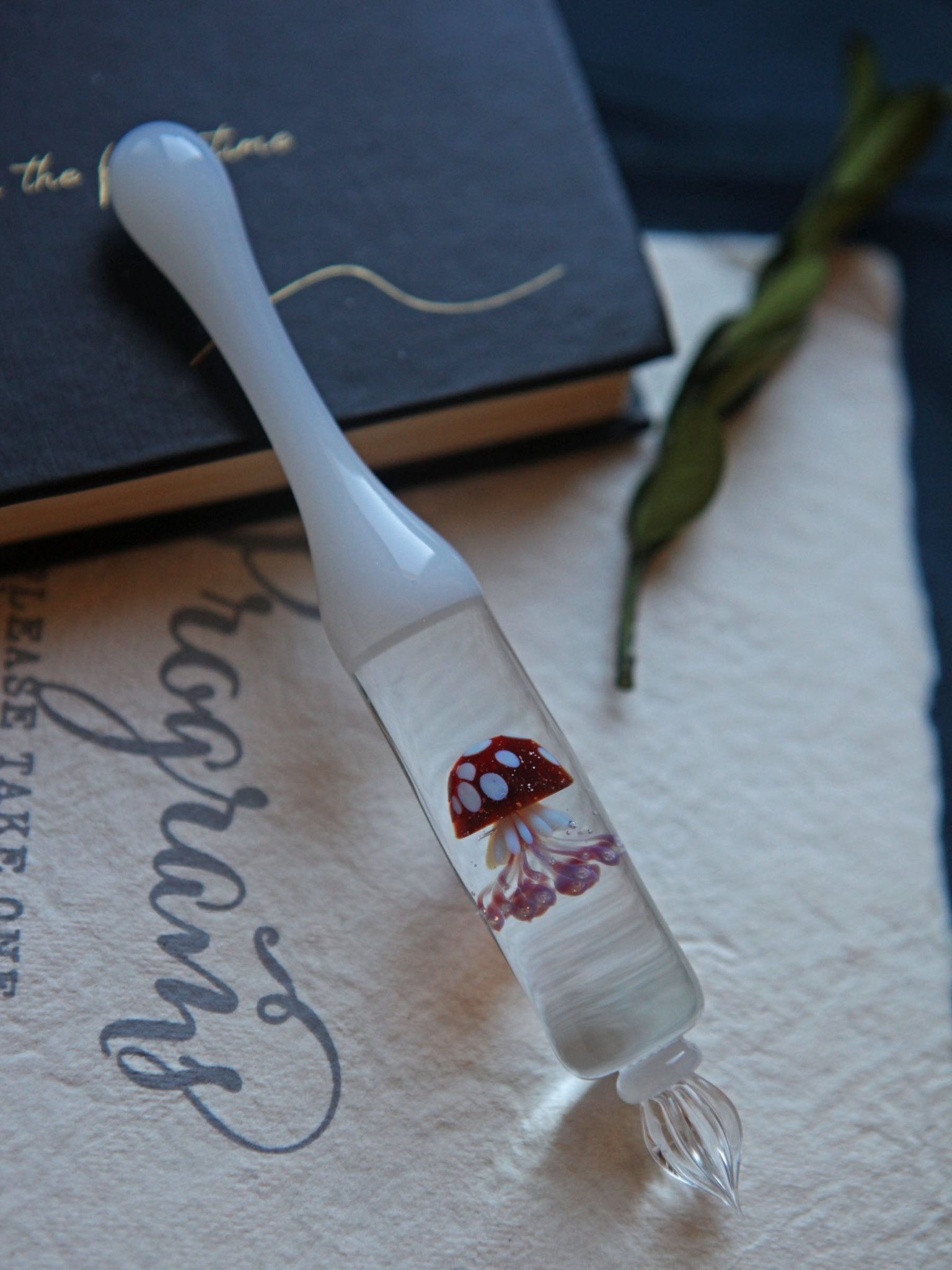 SeventyTwo "Deep Sea Dream" Hand - Blown Jellyfish Glass Pen(White - Red Jellyfish) - SeventyTwo