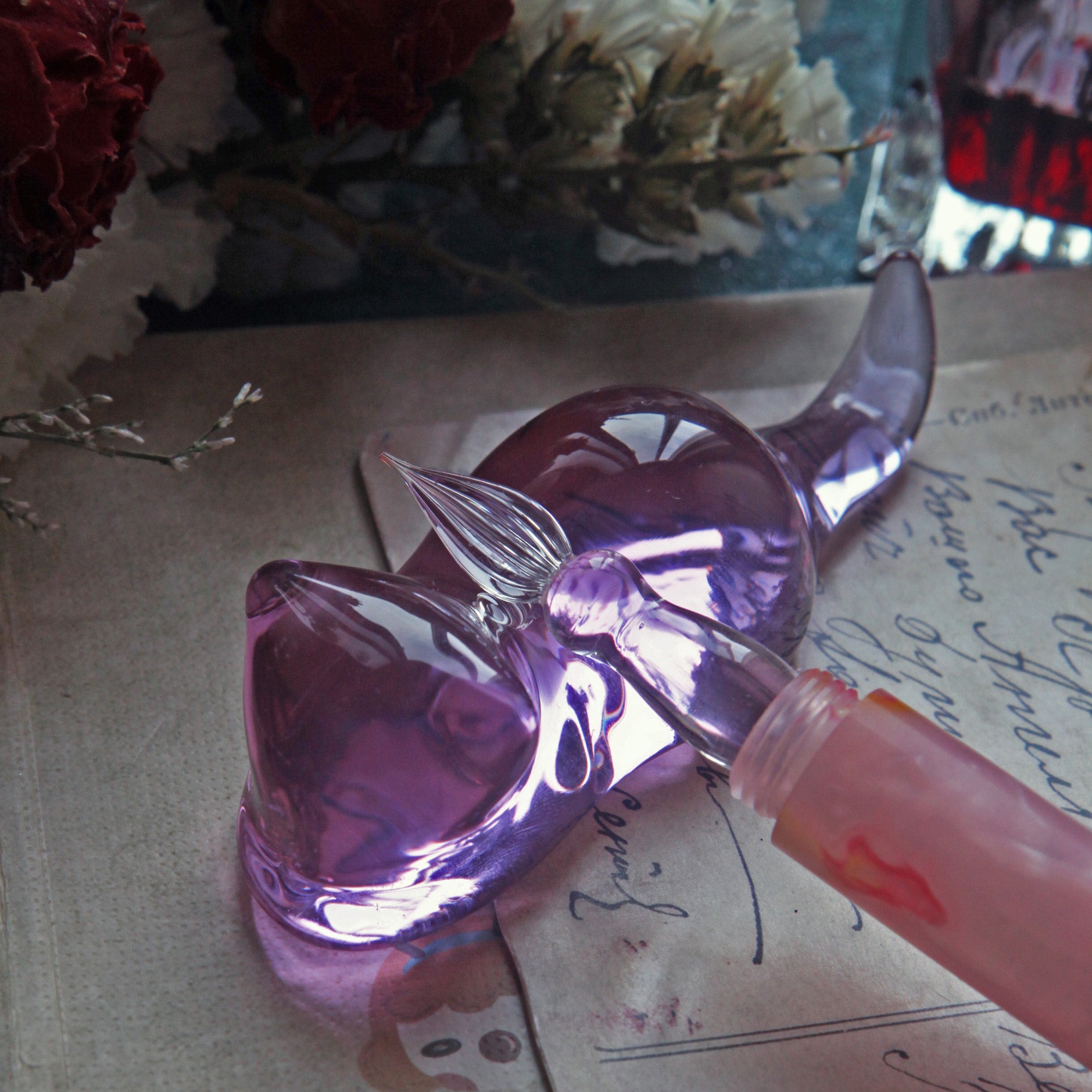 SeventyTwo Glass Pen Support, Kitten Style, Decorative Pen Rest for Writing Desk - SeventyTwo