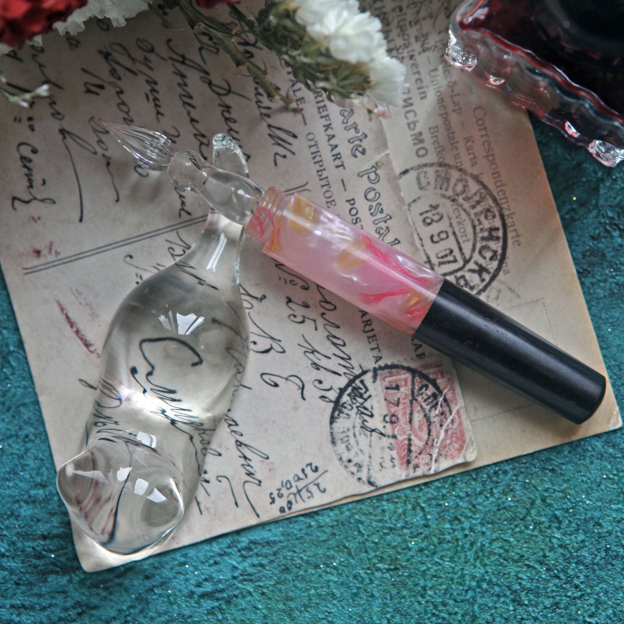 SeventyTwo Glass Pen Support, Kitten Style, Decorative Pen Rest for Writing Desk - SeventyTwo